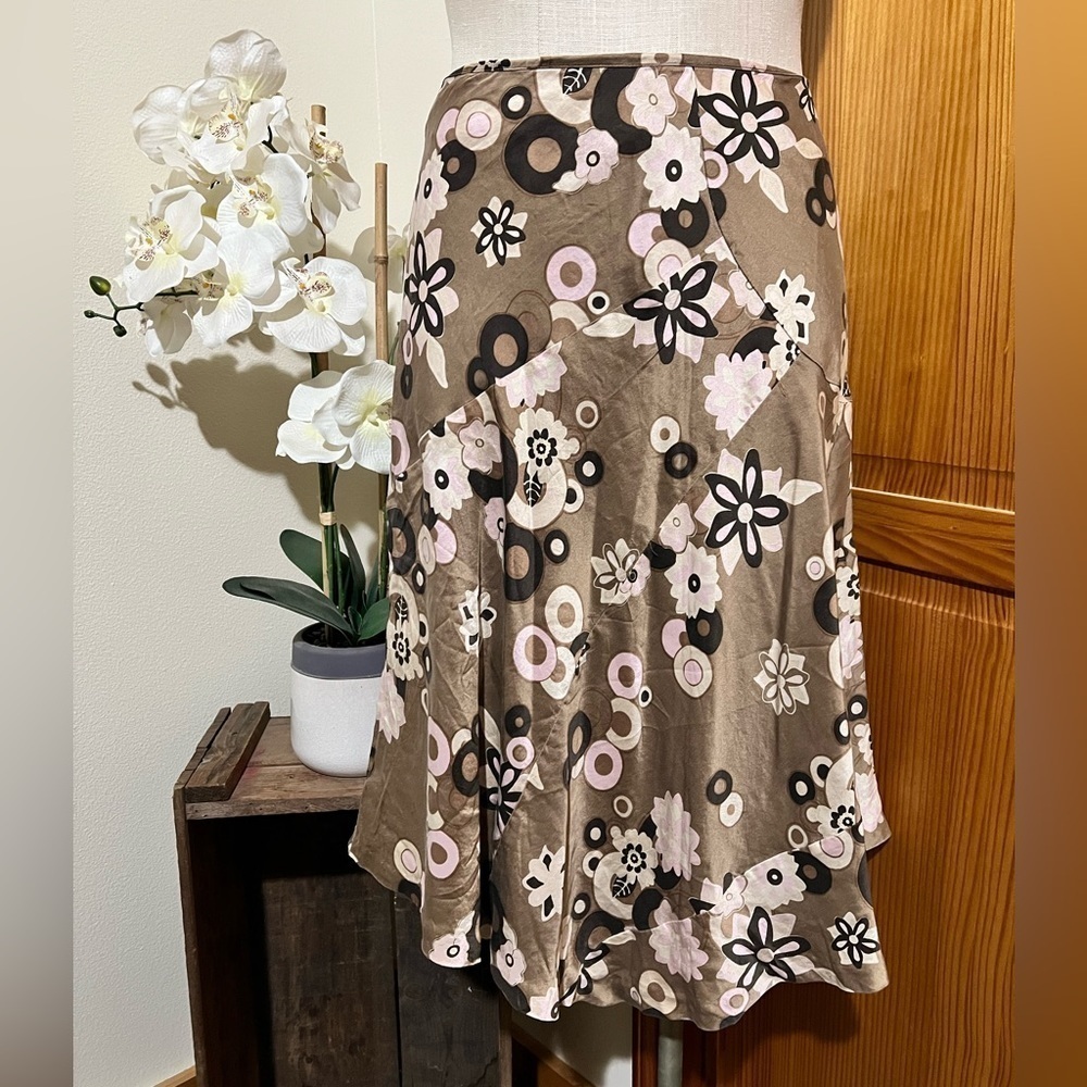 Banana Republic Asymmetrical 100% Silk Vintage Skirt- Size 8 Vintage Y2K 90s - Picture 2 of 6
